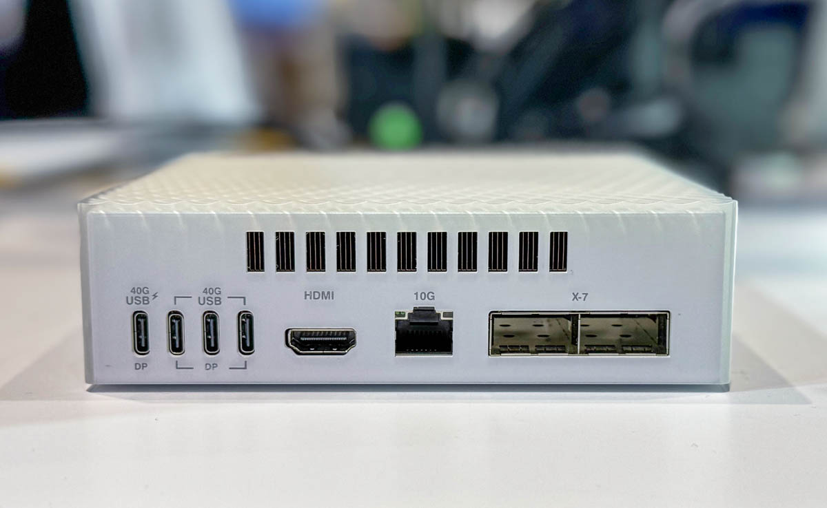 ASUS Ascent GX10 Mini PC: A High-Performance Powerhouse for AI and Computing